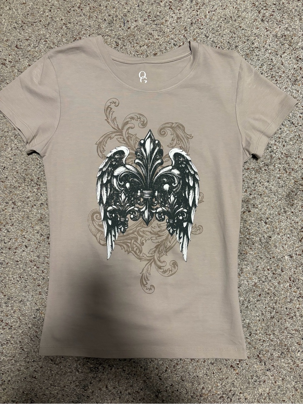 Women’s Graphic Angel Wings Baby Tee